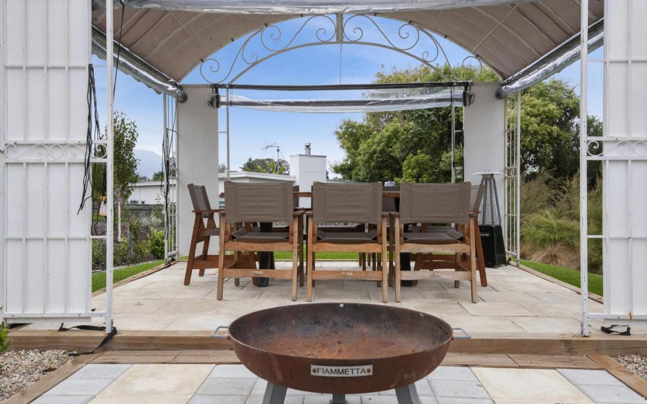 Luxury Retreat With Swim Spa Taupo Eksteriør bilde